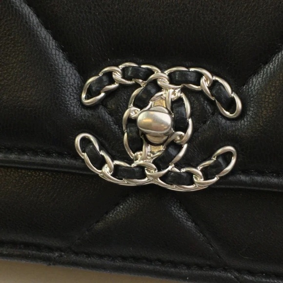 Chanel 19 Wallet On Chain (WOC) Black Lambskin With Gold and Silver Hardware - Picture 4 of 16
